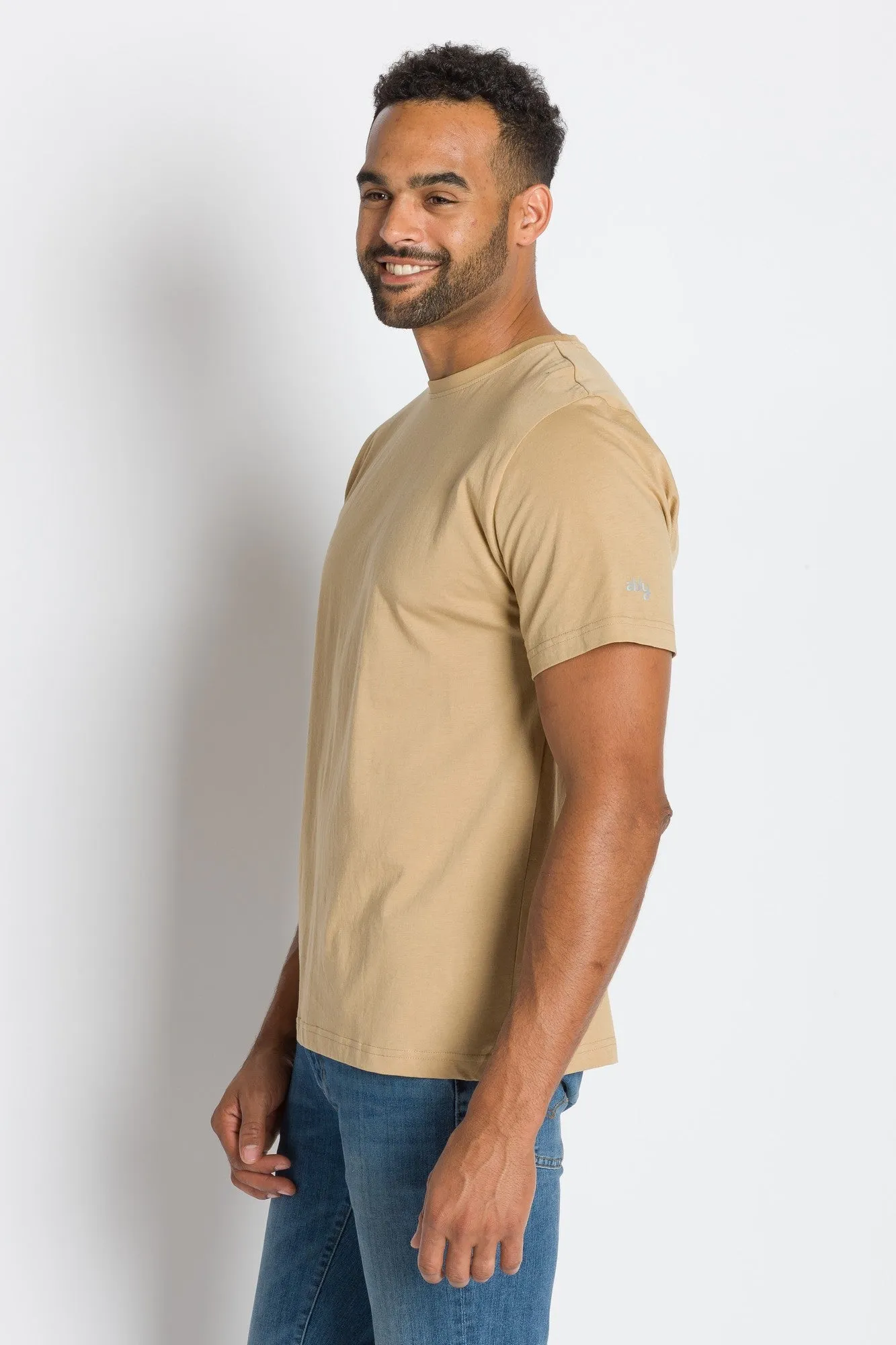 Tourist | Men's Anti-Stain Pocket-less Tee